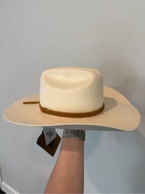 NWT Lack Of Color “The Ridge” Hat - Ivory